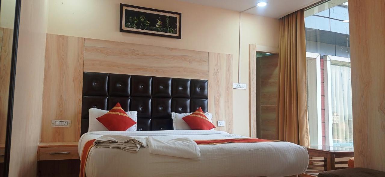 Hotel Ss Grand Лакхнау Екстер'єр фото